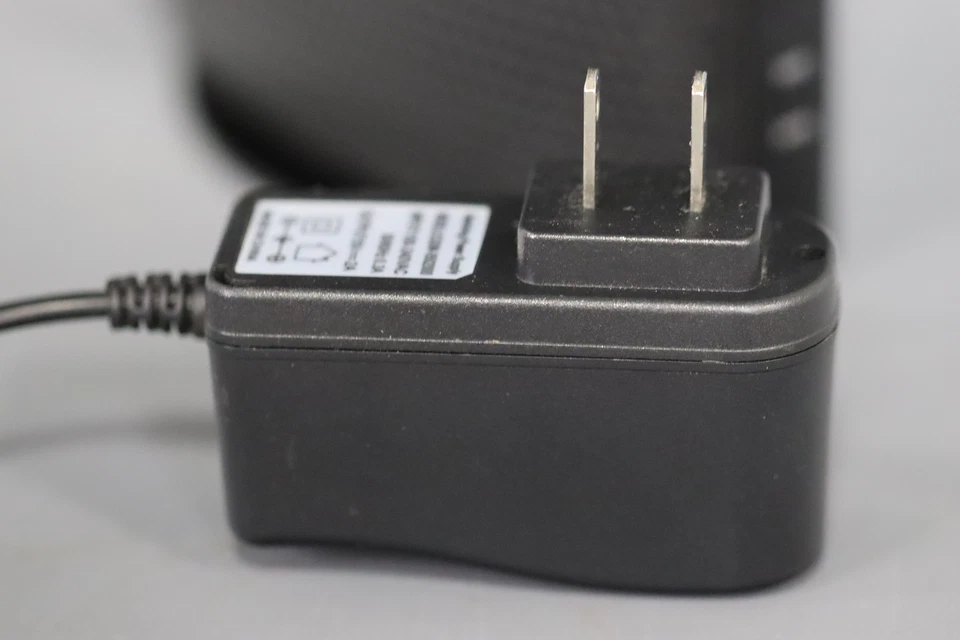 TP-Link 300Mbps Wireless N DOCSIS 3.0 Cable Modem Router - Image 4 of 4