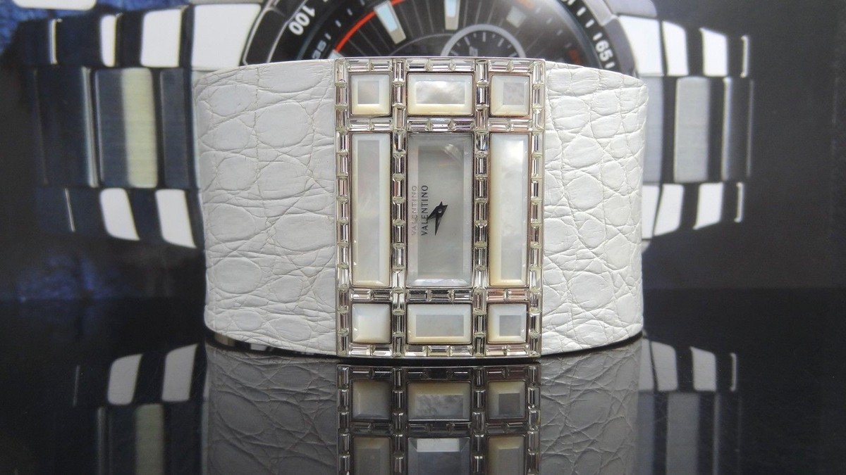 Valentino Fascia White Crocodile Leather Cuff Band Crystal  display picture 1