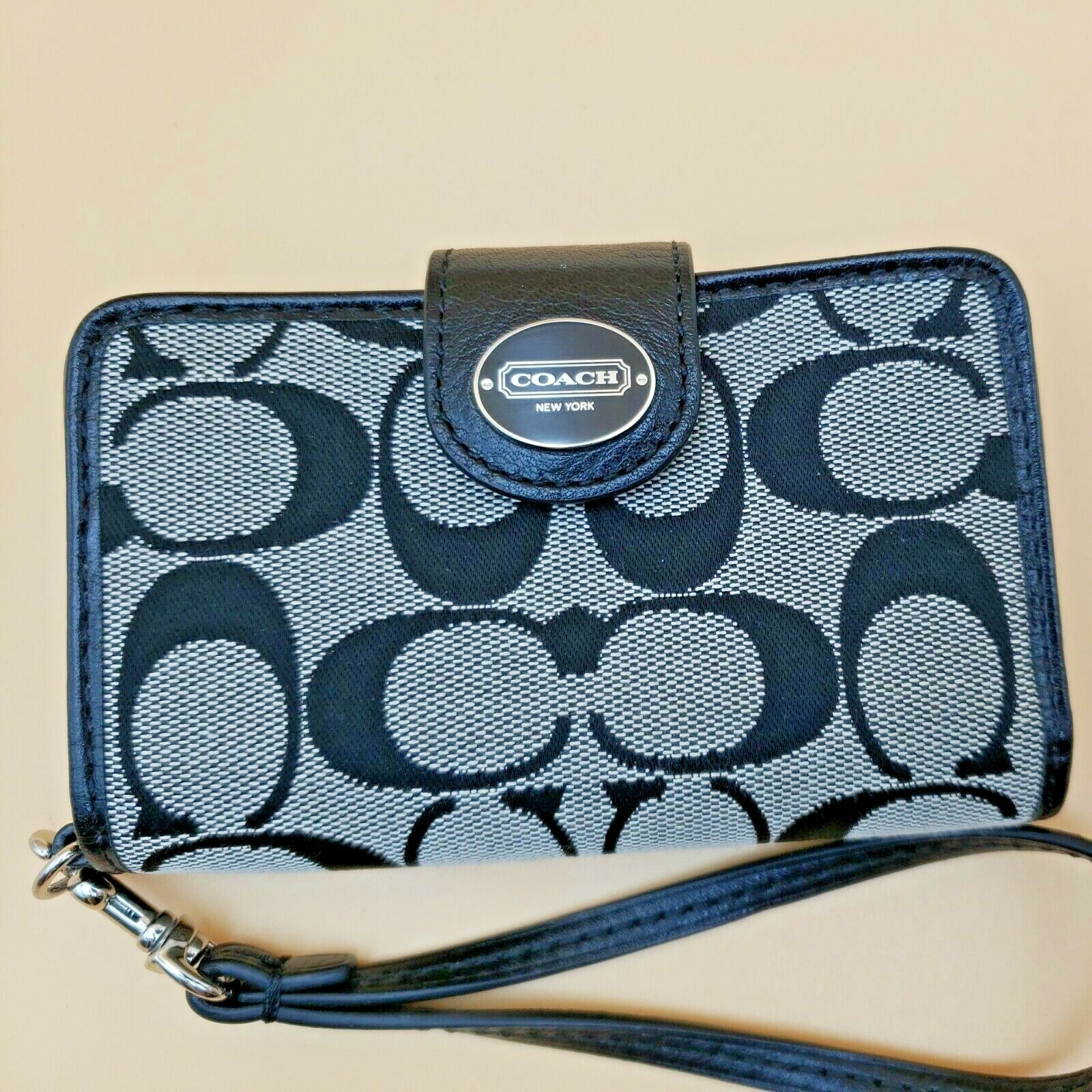 COACH SIGNATURE C CANVAS Black/Grey LEATHER CELL PHONE CARD CASE WRISTLET WALLET | eBay COACH SIGNATURE C CANVAS Black/Grey LEATHER CELL PHONE CARD CASE WRISTLET WALLET | eBay