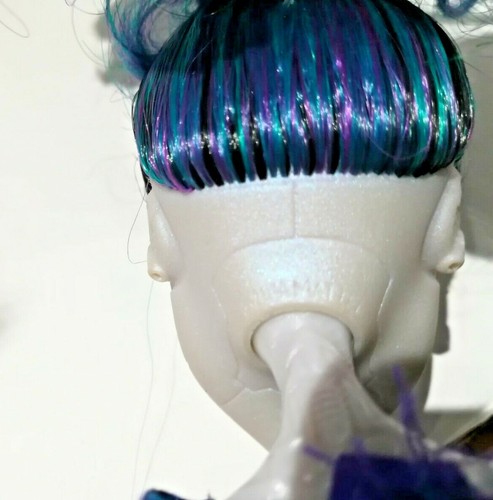 Monster High Elle Eedee Boo York Gala Ghoulfriends Doll - Picture 5 of 10
