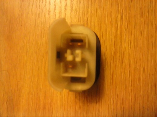 99-03 SAAB 9-5 TRUNK RELEASE SWITCH BUTTON USED OEM 4733440 - Picture 3 of 3