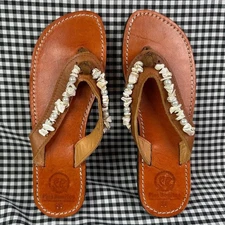 Pies Bonitos Handcrafted Beaded Brown Leather Sandals White Shell Flip Flop 38