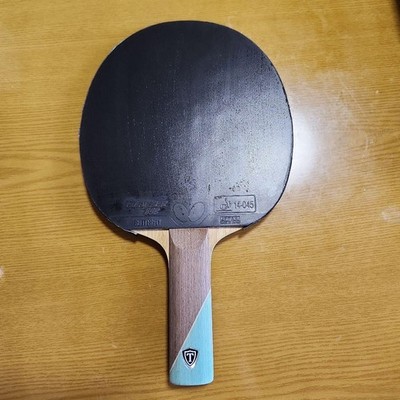 XIOM AIGIS Table Tennis Racket with Butterfly Glayzer 09C & VICTAS SpinPips D3