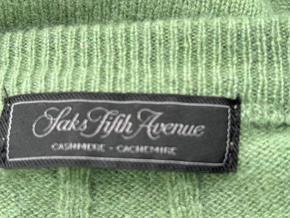 Suéter para mujer Saks Fifth Avenue cachemir verde salvia cuello redondo talla X pequeño Foto 4 de 4