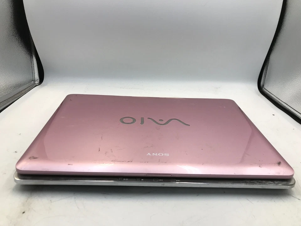Sony VAIO PCG-5J2L Intel Core 2 Duo 14" ROSA 4 GB RAM - ARRANQUES/FALTAN PIEZAS- MZ Foto 2 de 4