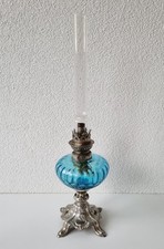 Schöne, antike Petroleumlampe - Zinkguss Standfuß mit blauem Bassin um 1900