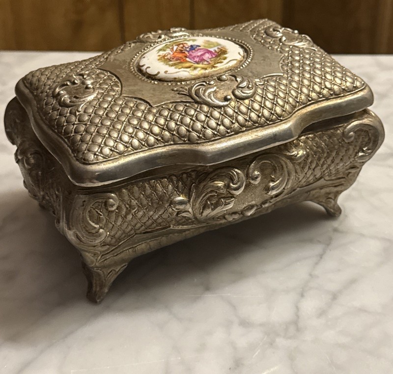 Victorian Cameo Style Jewelry Box Frolic Garden Scene Ornate Raised Legs