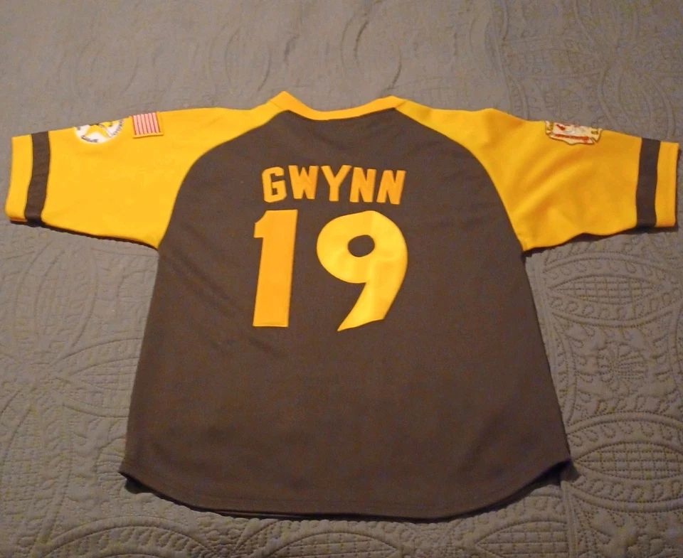 Camiseta Mitchell & Ness Gwynn Padres Cooperstown Auténtica 1984 Parche AS S.D.F.D Foto 4 de 4