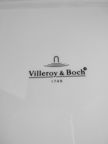 Villeroy & Boch TOY'S FANTASY Red 9.5" Square Plate/Bowl Snow White 7 Dwarfs - Picture 13 of 13