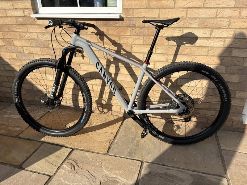 Canyon Grand Canyon AL8 - Medium Mountain Bike - Fox Suspension - Shimano XT