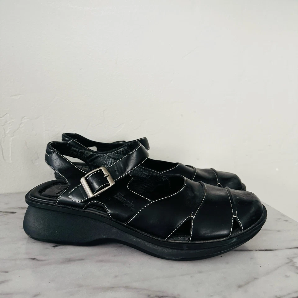 Sandalias simples de cuero negro con honda trasera para mujer talla 9,5 Foto 4 de 4