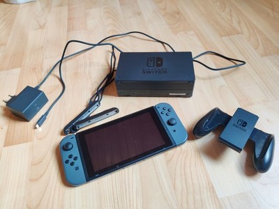 Nintendo Switch HAC-001(-01) Joy-Controller Bundle 32GB Handheld-Spielekonsole -