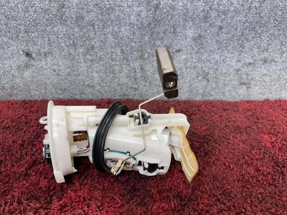 Unidad de suministro de bomba de combustible BMW 1999-2006 E46 OEM 121K Foto 3 de 4