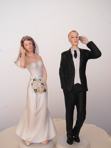 Elegante adorno de pastel de boda So Much in Love novia y novio sentado pareja PVP 30£ - Imagen 5 de 10