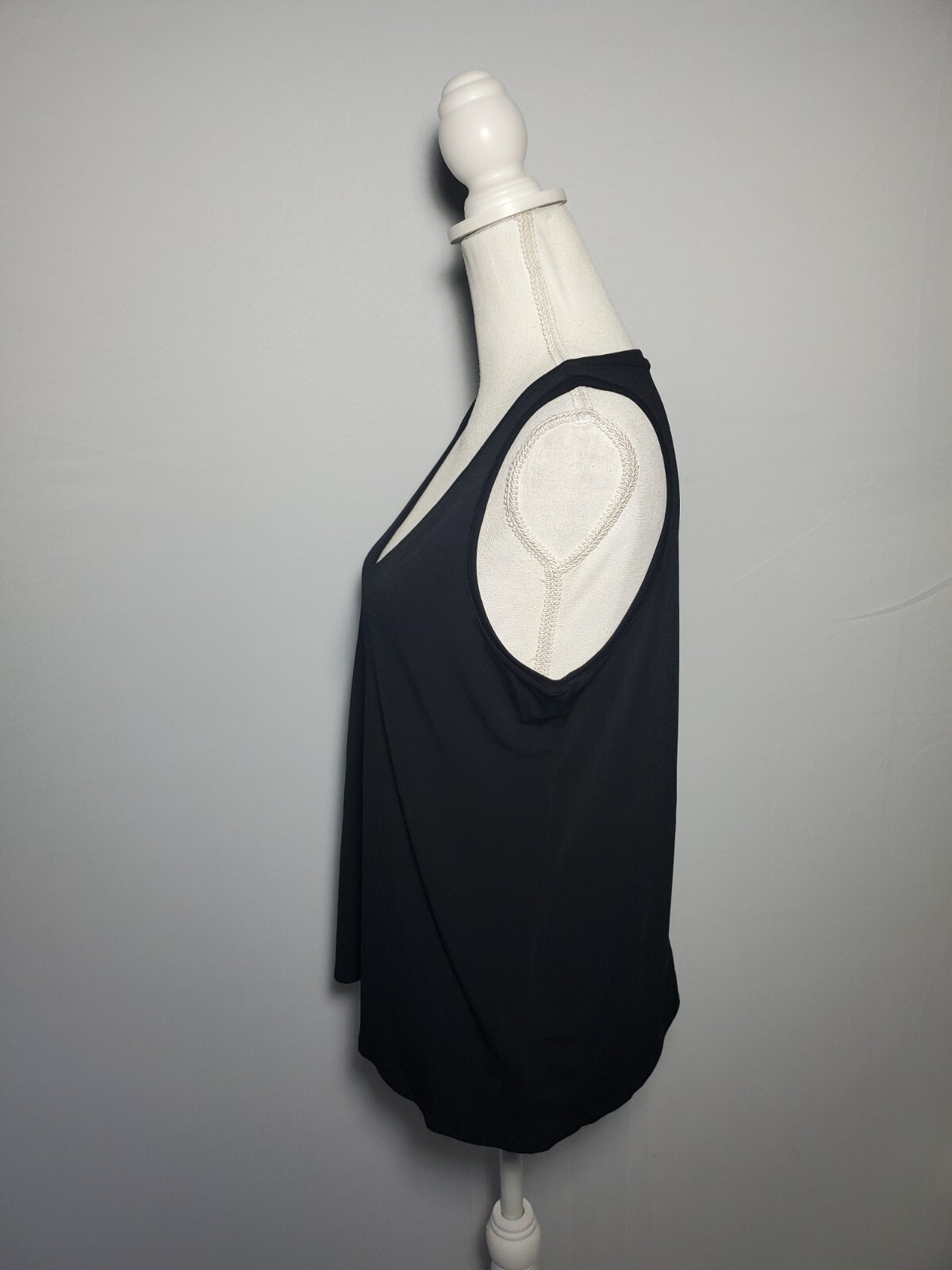 Express Solid Black Slinky Stretchy Sleeveless V-… - image 6