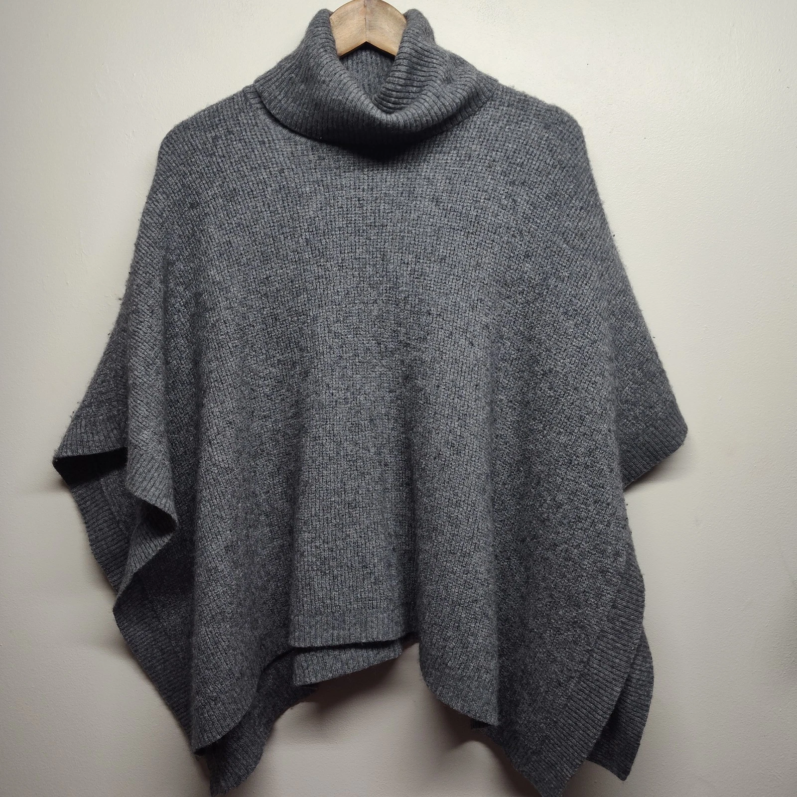 Halogen Knit Poncho One Size Gray Wool Cashmere High Neck Outdoor Bohemian