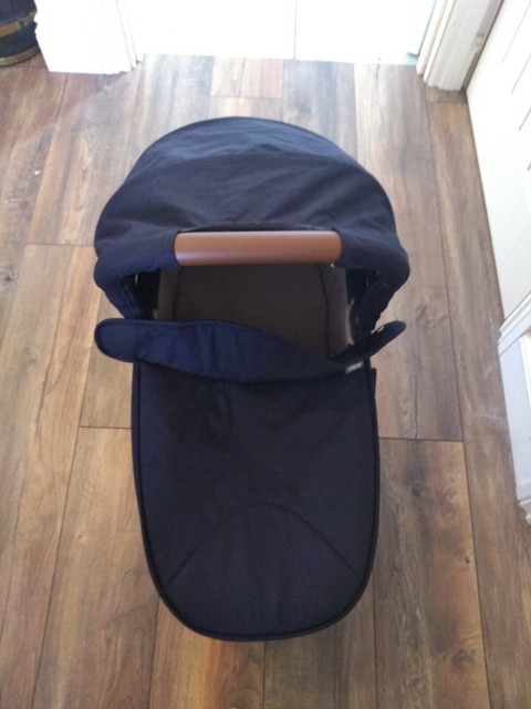 mamas and papas flip xt carrycot