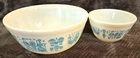 VTG Pyrex Butterprint Mixing Bowls 403 2 1/2 Qt & 1 1/2 Pt Turquoise Amish Print