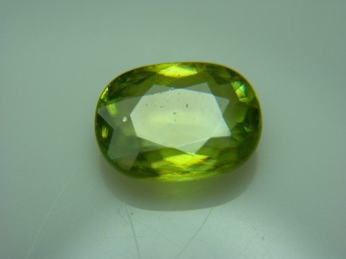 2.35ct Natural SPHENE gem Genuine Titanite yellowish Green Madagascr Gemstone - Picture 4 of 10