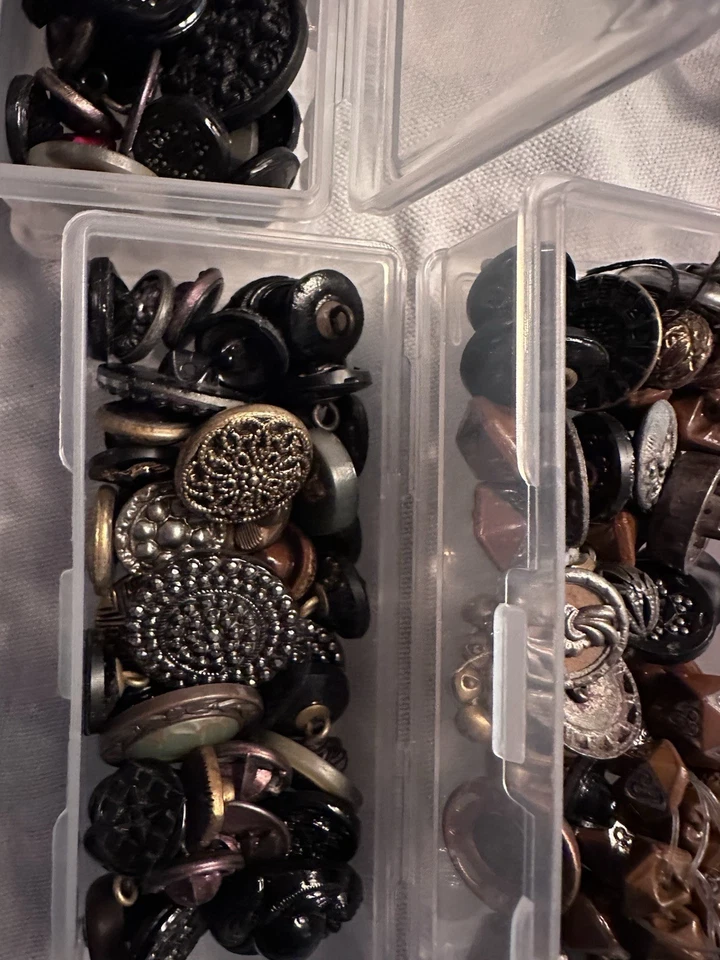 Lote Botones Baquelita, Plástico, Metal y Vidrio. Botones de varias épocas. Foto 3 de 4