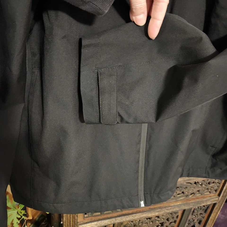 Walter Hagen Black Golf Jacket Coat Full Zip Pockets Size Large EUC Windbreaker - Image 4 of 4