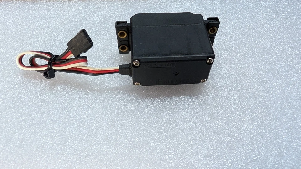 Seltenes Robbe Futaba Servo S 9450 / wenig benutzt , guter Zustand , kein Import - Bild 2 von 4