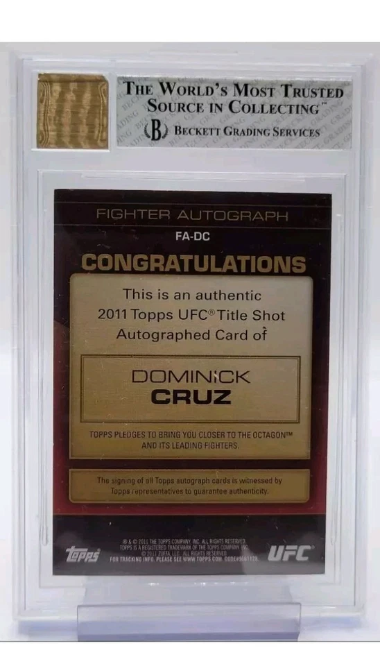 2011 Topps UFC Title Shot Dominick Cruz 1st Auto Rookie Autograph BGS 8/9 #FA-DC - Image 2 of 2