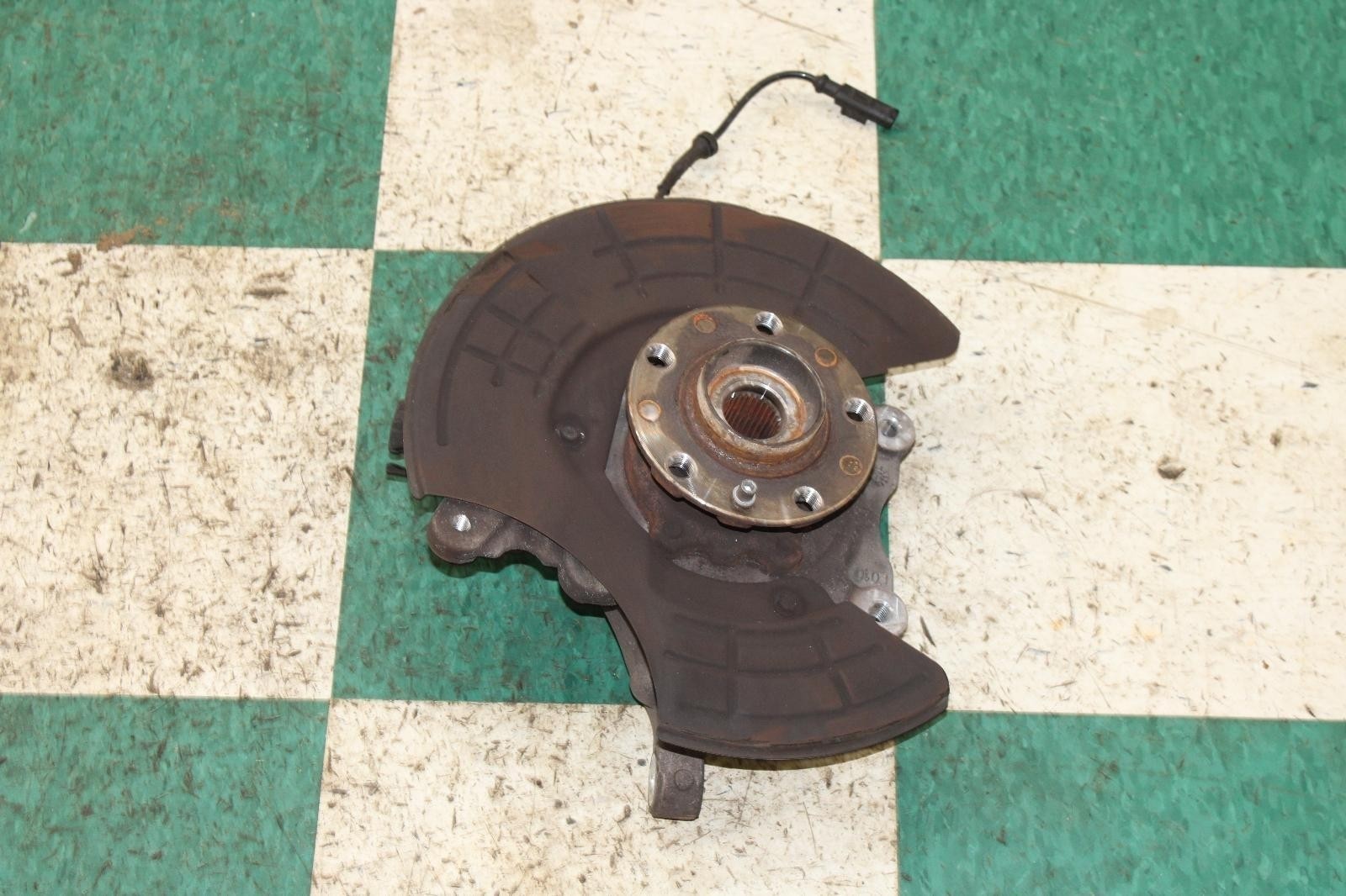 Maserati Quattroporte S Q4 2014-2022 Rear Right Steering wheel hub