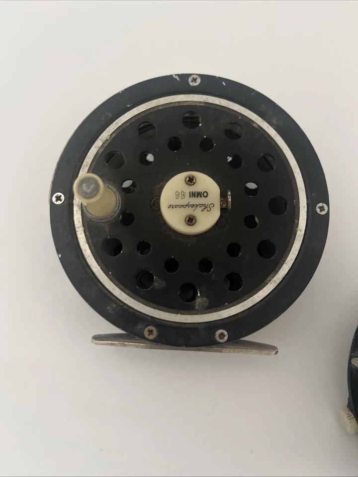 Carrete de pesca con mosca Shakespeare Omni 44 y 33 de colección (2 carretes) Foto 2 de 4