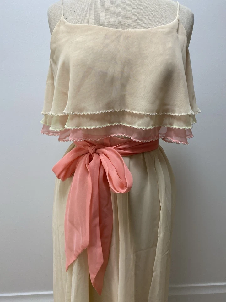 Maxi Vestido Vintage Años 70 de Gasa Transparente Rosa Crema Diosa Corpiño en Niveles Boda XS Foto 2 de 4