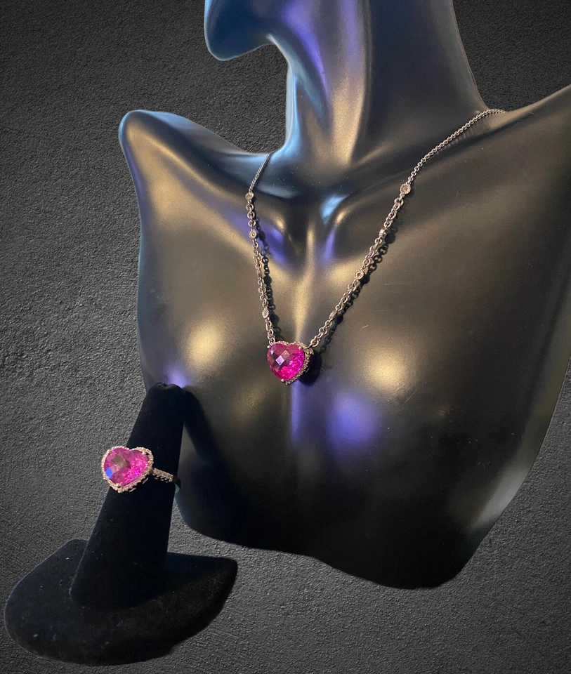 Conjunto de collar de diamantes con corazón de zafiro rosa HALO de oro blanco de 14 k Estate Foto 4 de 4