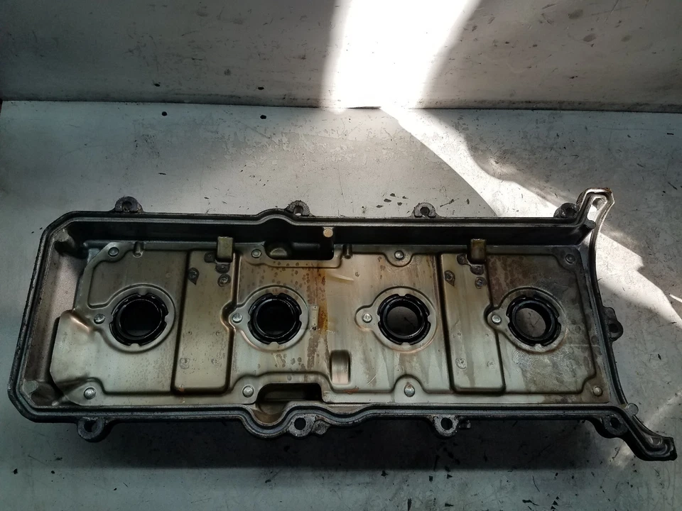 Крышка правостороннего клапана двигателя 8 цилиндров 2004-2006 Toyota Tundra 4,7 л (ZC206) - Изображение 2 из 2