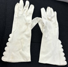 Grandoe White Cloth Gloves Size 6-1/3m Scallop edge Bead detail