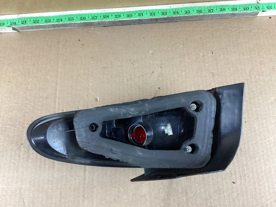 Luz trasera izquierda del lado del conductor Ford Contour 1995-2000 OEM Foto 3 de 4