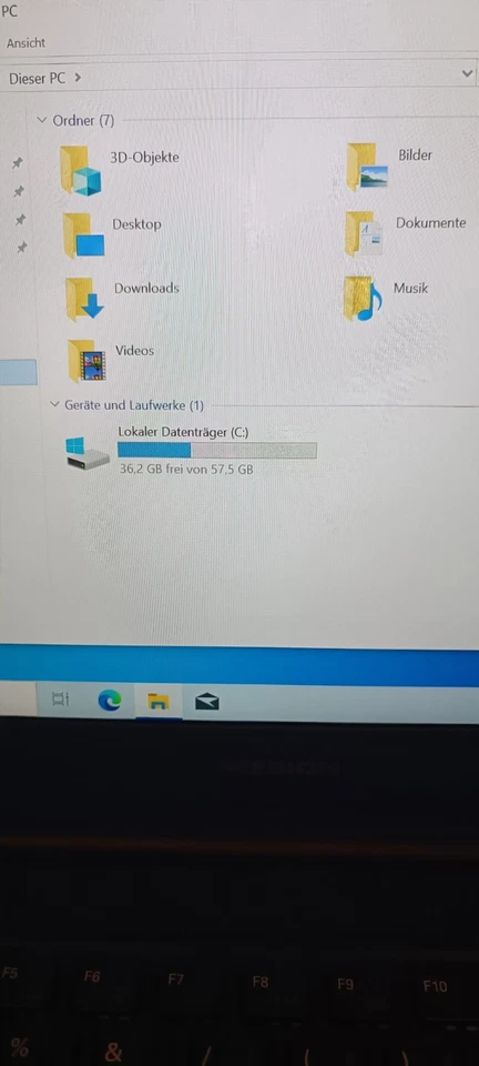 Medion S4219 - Intel Pentium - 4GB RAM - Windows 10 - Notebook/ Laptop - Bild 4 von 4