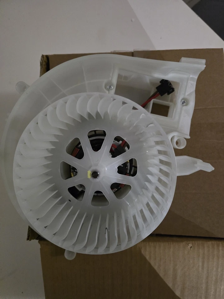 Ventilador de motor soplador de aire acondicionado 1718350004 apto para Mercedes-Benz SLK280 SLK300 SLK350 SLK55 AMG Foto 4 de 4