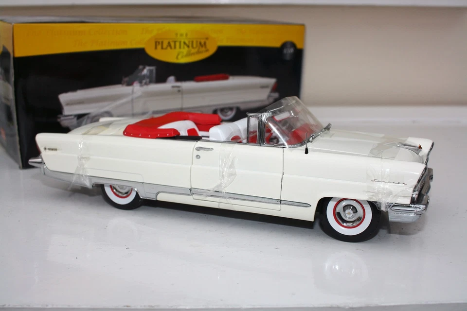 SUN STAR 1:18 PLATINUM COLLECTION 1956 LINCOLN PREMIERE OPEN CONVERTIBLE - Image 4 of 4