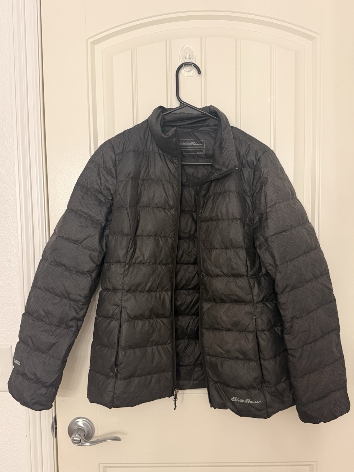 Eddie Bauer Men's Black Chevron Lightweight Full Zip Puffer Jacket Size S