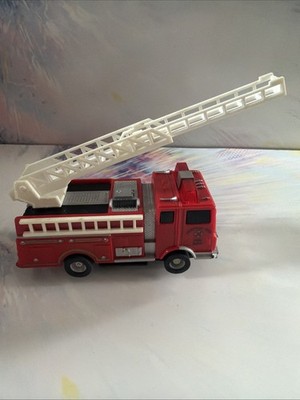 Tyco Ho Slotcar US 1 Mack Fire Truck Working Bell and Light   A Very Nice Truck