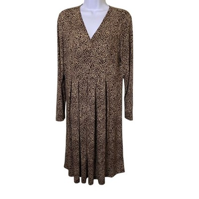 Dialogue Size S Giraffe Print Dress V Neck Faux Wrap Stretch Inverted Pleats