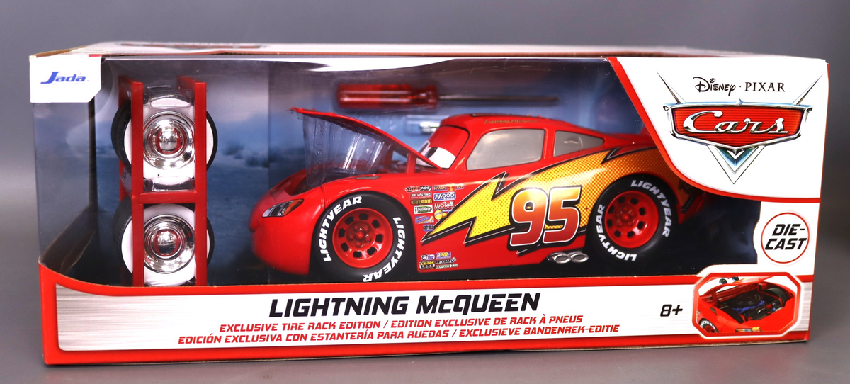 Disney Pixar Cars 1:24 Lightning McQueen Die-cast Car w
