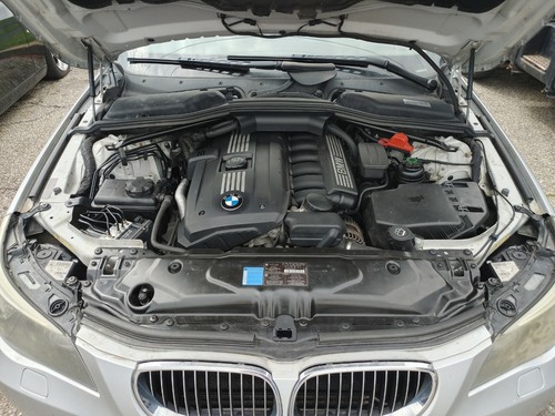 2008-2010 BMW 528i Micro filter housing cover locking panel center wiper tray - Picture 10 of 12