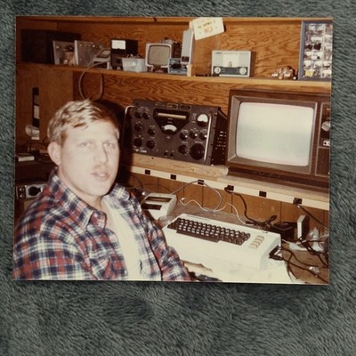 Vtg 1983 Ham Shack Photo Commodore PET Style Computer Electronics Lab