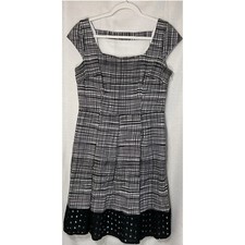 Nine West black & white cap sleeve dress size 12 plaid pattern eyelet hem