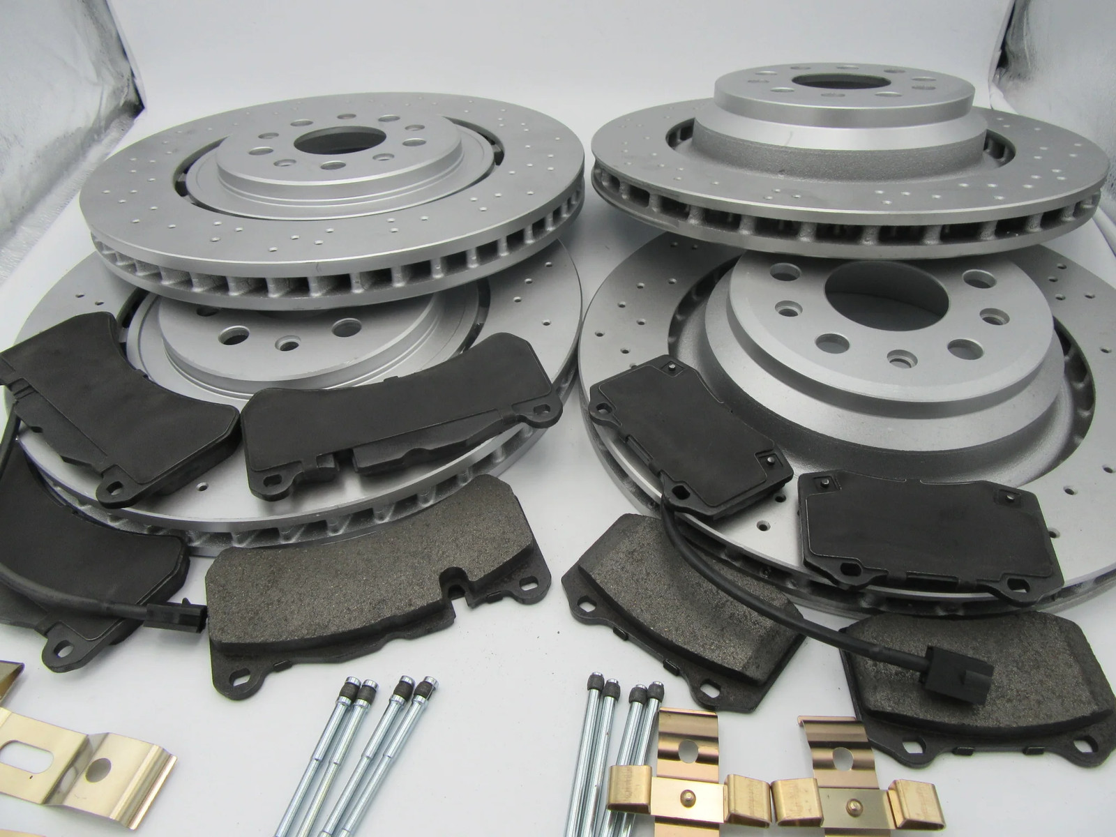 Maserati Ghibli Sq4 Quattroporte Front Rear Brake Pads Rotors HIGH PERFORMANCE
