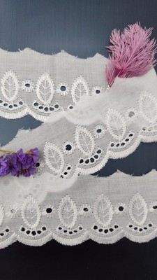 3 Yards weißes zartes Spitzenmuster TC Stoff bestickte Spitze