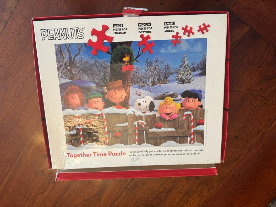 Peanuts Gang Snoopy Christmas Together Time Jigsaw Puzzle 400 pc - Image 3 of 3