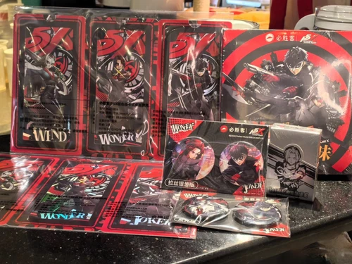 2024 Pizza Hut P5X Persona 5 Figuren Happy Meal Spielzeug Abzeichen Poker Kartenständer - Bild 2 von 20