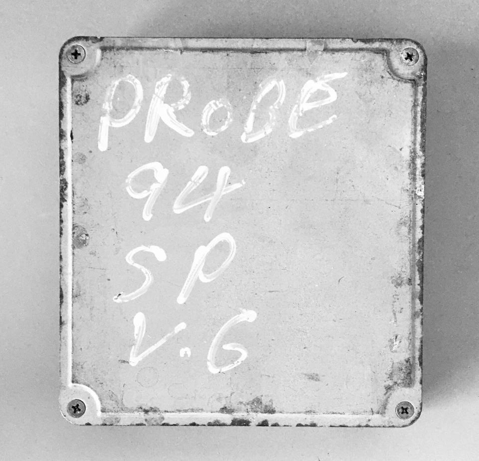 Ford Probe 1993 ECM KL07 18 881C Foto 4 de 4