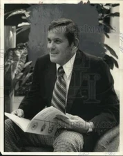 1977 Press Photo Swimming coach George Haines - hps20710